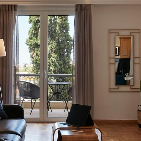 Chic One Bd Apartment With Hilton View Atenas Exterior foto