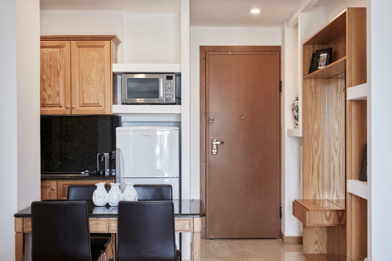 Chic One Bd Apartment With Hilton View Atenas Exterior foto